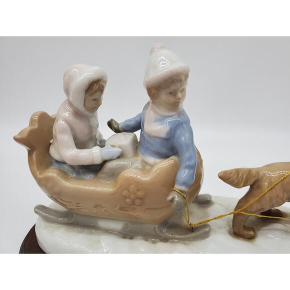 Sleigh Ride  Porcelain Figurine - Paul Sebastian Collection - Picture 2 of 7